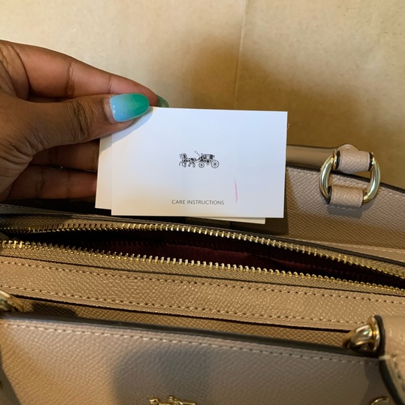 Classy Coach Purse 🧡 - Picture 5 of 7